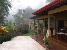 Patio of Finquita Lucita  near San Isidro de el General